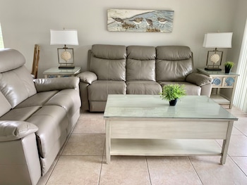Condo, 2 Bedrooms, 2 Bathrooms