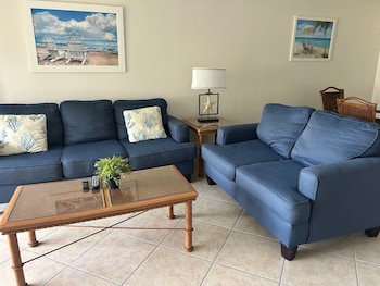Condo, 2 Bedrooms, 2 Bathrooms