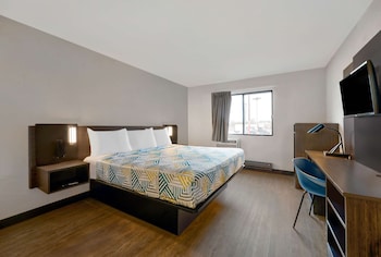 Standard Room, 1 King Bed, Accessible, Non Smoking