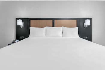 Room, 1 King Bed, Non Smoking
