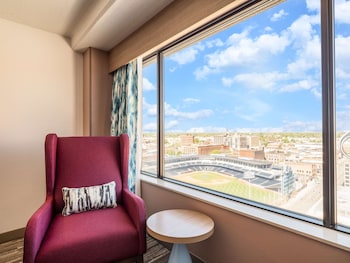 Room, 1 King Bed, Accessible (Mobility & Hearing, Roll-In Shower)