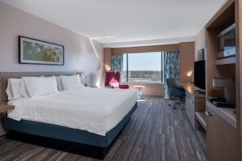 Room, 1 King Bed, River View