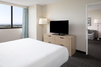 Room, 2 Queen Beds, City View (Sunrise)