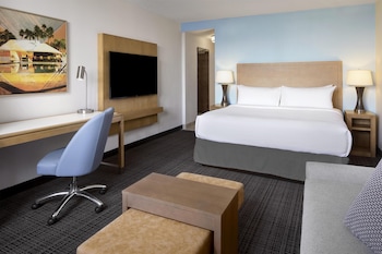Studio Suite, 1 King Bed, Non Smoking