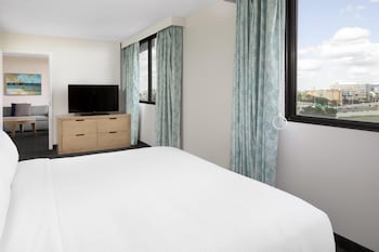 Suite, 1 King Bed (High Floor)