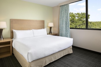 Suite, 1 King Bed, Corner