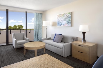 Suite 2 Queens nonsmoking