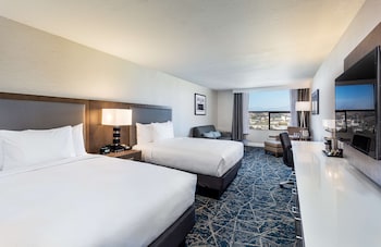 Room, 2 Queen Beds, Accessible (Hr Acc Roll-In Shower)