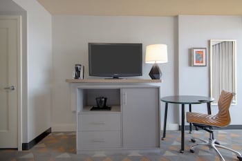 Standard Room, 1 King Bed, Balcony
