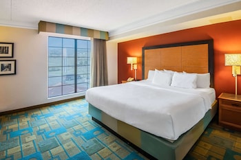 Suite, 1 King Bed, Non Smoking