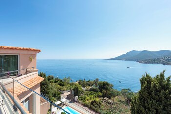 Suite, Sea View (Yaktsa)