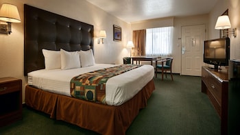 Standard Room, 1 King Bed, Accessible, Bathtub