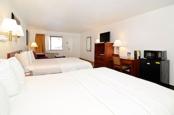 Suite, 2 Queen Beds, Non Smoking, Refrigerator & Microwave (with Sofabed)