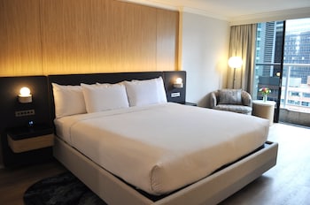 Room, 1 King Bed, City View (Renovated)