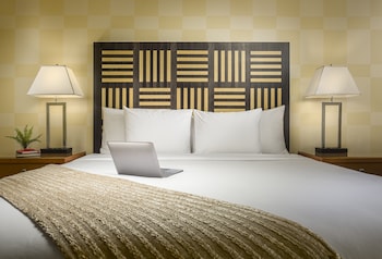 Room, 1 King Bed, Harbor View