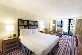 Room, 1 King Bed, Harbor View (Partial Harbourview)