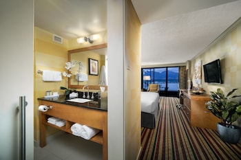 Premium Room, 1 King Bed, Harbor View