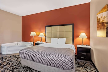 Standard Room, 1 King Bed, Non Smoking, Jetted Tub