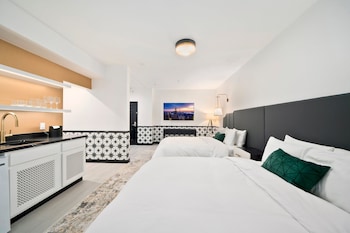 Deluxe Room, 2 Queen Beds