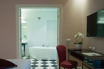 Deluxe Double Room, 1 King Bed (Queen)
