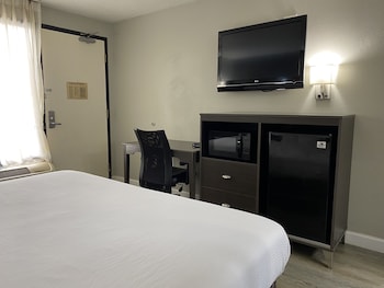Room, 1 King Bed, Accessible, Non Smoking (Mobility)