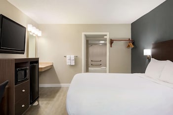 Room, 1 King Bed, Accessible, Non Smoking (Mobility)