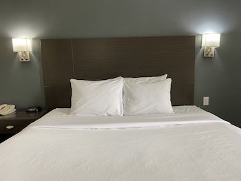 Room, 1 King Bed, Accessible, Non Smoking (Mobility)