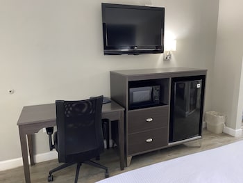 Room, 1 King Bed, Accessible, Non Smoking (Mobility)