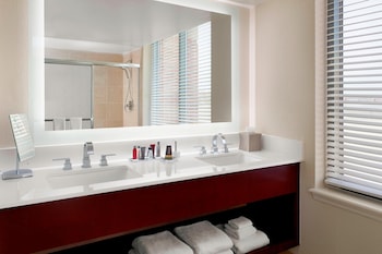 Suite, 1 King Bed, Tower