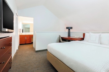 Suite, 2 Bedrooms, Fireplace