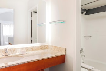 Suite, 2 Bedrooms, Fireplace