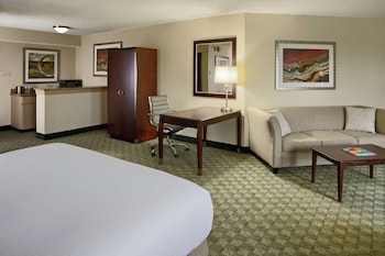 Junior Suite, 1 King Bed, Non Smoking, Balcony