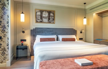 Superior Double Room, City View