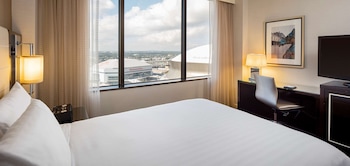 Room, 1 King Bed, Corner