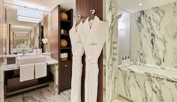 Suite, 1 Bedroom, Lake View