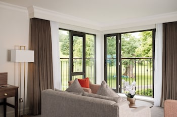 Deluxe Studio Suite