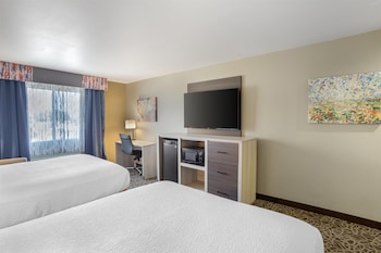 Standard Room, 2 Queen Beds, Accessible, Bathtub