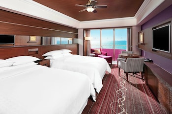 Club Room, Multiple Beds