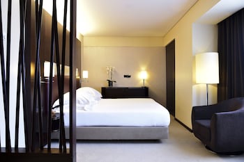 Executive Suite, Tower
