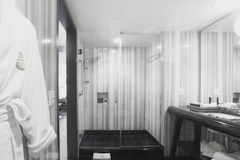 Deluxe Room, 2 Double Beds, River View