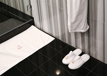 Deluxe Room, 2 Double Beds, Balcony