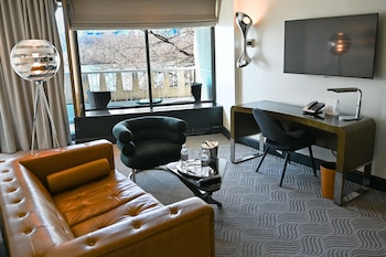 Suite, 1 Bedroom, Balcony, River View