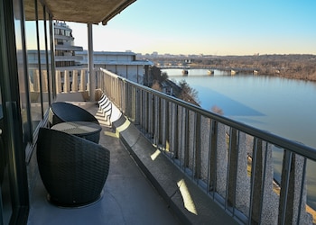 Suite, 1 Bedroom, Balcony, River View
