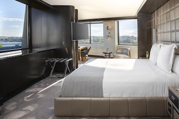 Suite (Diplomat)