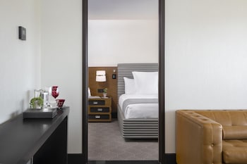 Suite, 1 Bedroom, River View