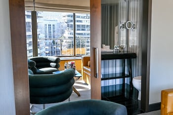 Suite, 1 Bedroom, Garden View