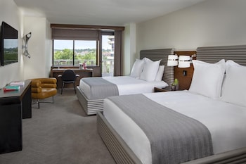 Deluxe Room, 2 Double Beds, Balcony