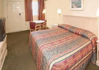Standard Room, 1 King Bed, Smoking
