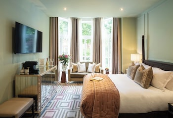 Suite (Coronation)