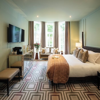 Suite (Coronation)